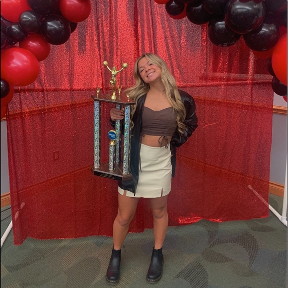 Meet your Posher, Delaney - Picture 1 of 1